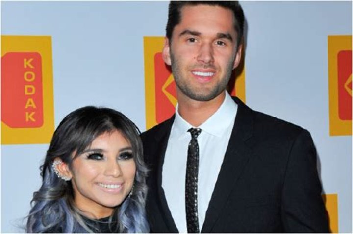 
Who is singer Kirstin Maldonado from “Pentatonix”? Her Bio: Fiancé Jeremy Michael Lewis, Wedding, Net Worth, Engaged, House 