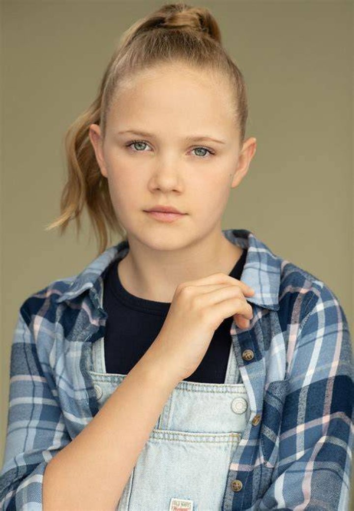 Zoë Noelle Baker Height, Weight, Net Worth, Age, Birthday, Wikipedia, Who, Instagram, Biography